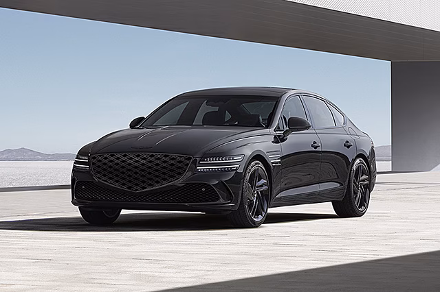 Большой седан Genesis G80 обзавелся затемненной версией