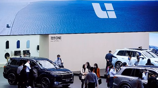 Компания Li Auto намерена превзойти продажи BMW, Mercedes и Audi на внутреннем рынке в 2024 году