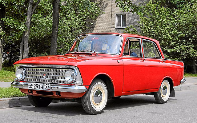 Что было лучше: Москвич-408 или Nissan Bluebird? Не спешите с ответом!
