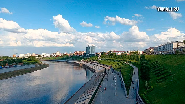 Двое тюменцев спрыгнули с моста в Туру