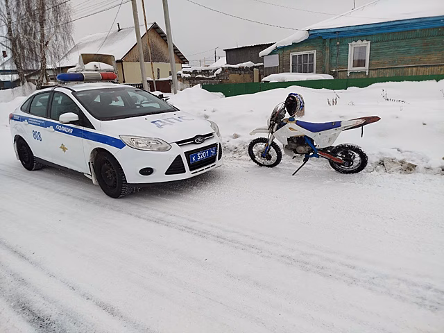 Жительница Кузбасса попала под статью из-за сына-подростка на мотоцикле