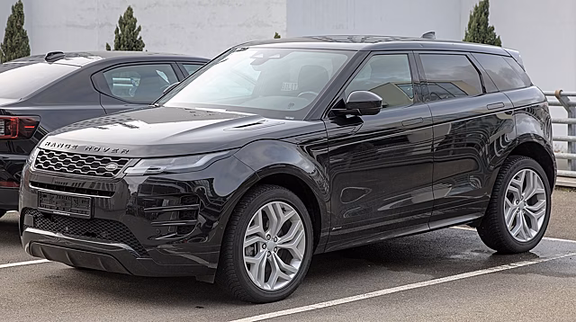 В Россию привезли люксовый рестайлинговый Range Rover Evoque