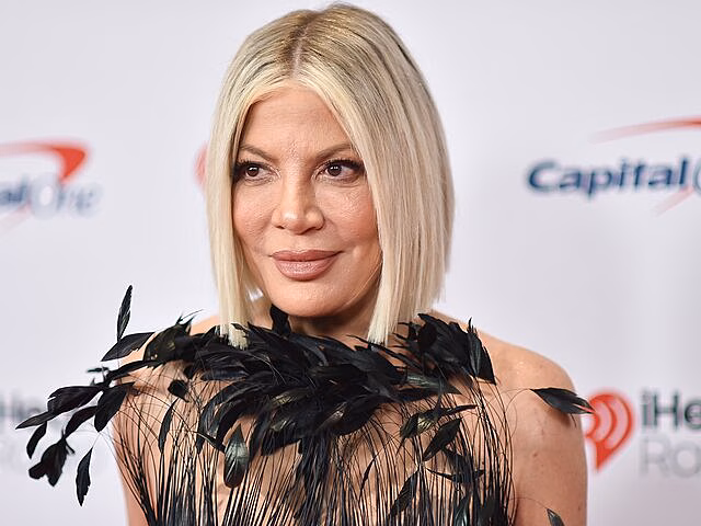 TMZ: актрису Тори Спеллинг с ее четырьмя детьми госпитализировали после ДТП