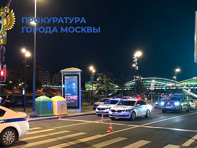 Пострадавшим в ДТП на Бережковской набережной оказывают необходимую помощь
