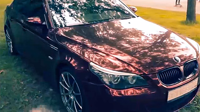 Основатель "Смотра.ру" избавится от золотого BMW X5 и вишневой M5