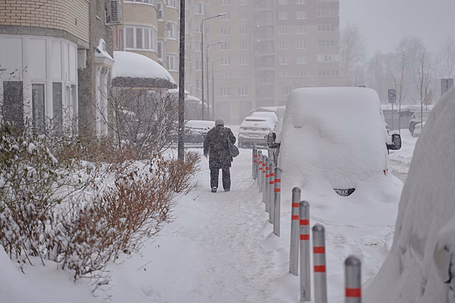 Возвращение снега и морозов пообещали жителям Москвы
