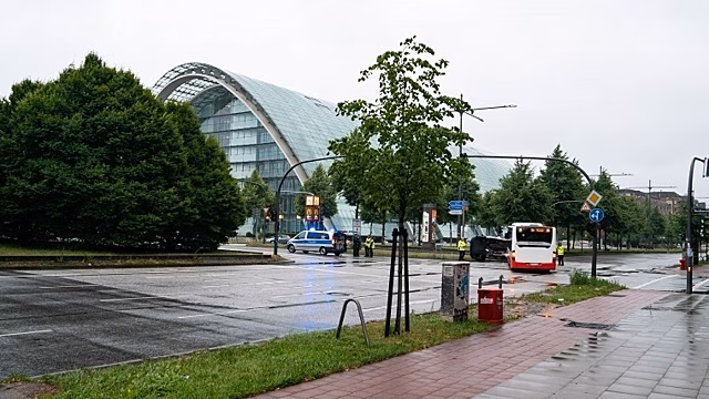 В Барнауле из-за 20 рублей пенсионерку заперли в раскаленном автобусе