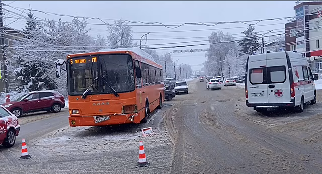 Сварщик получил серьезную травму головы на АЗС в Дзержинске