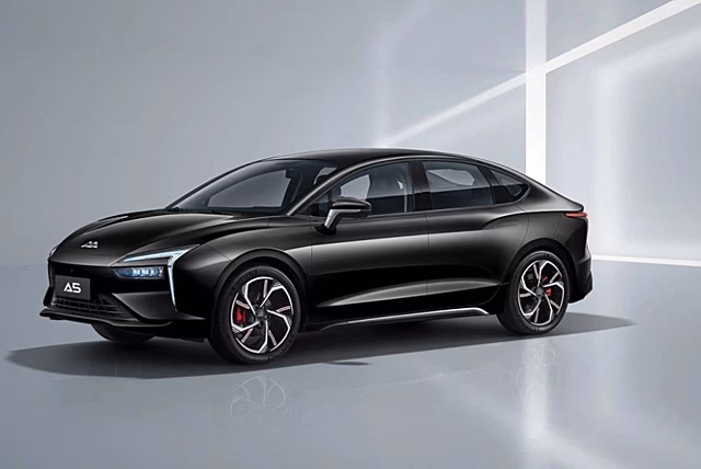 "Автостат Инфо": Продажи седанов "Амберавто А5" приостановлены в России