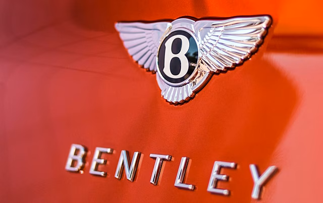 Мошенники на Bentley «заработали» на автоподставах сотни миллионов рублей