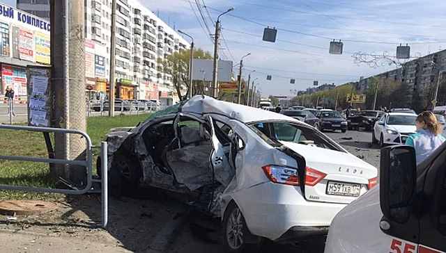 Лихач на BMW спровоцировал массовую аварию с летальным исходом в Челябинске. Видео