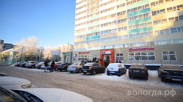 Решить вопрос с парковочными местами для жителей ЖК «Солнечный остров» при строительстве Флотского моста планируют власти Вологды