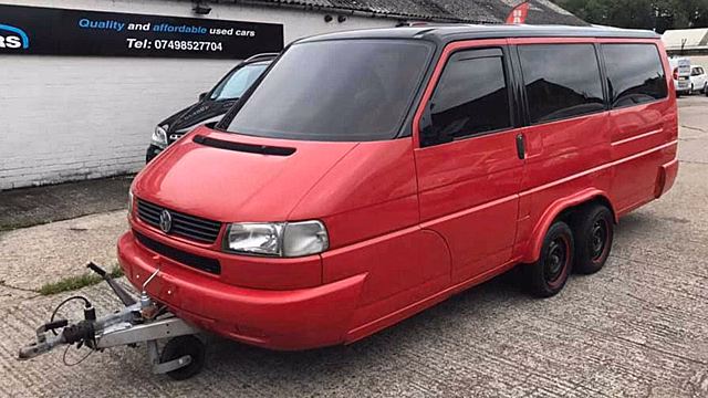 Из VW Transporter сделали настоящий кемпер