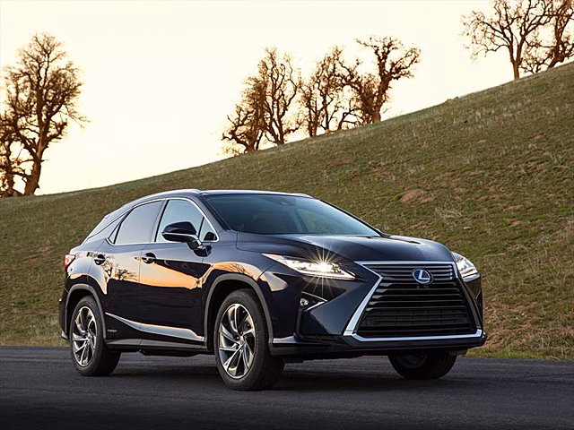 Lexus назвал российские цены на новый RX