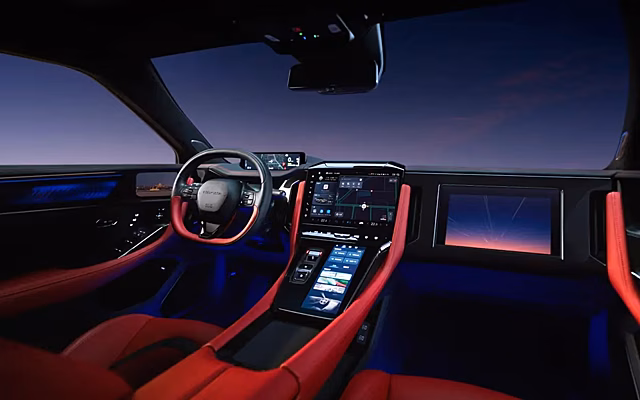Honda впервые показала новейший технологичный автомобиль с двумя вариантами дизайна