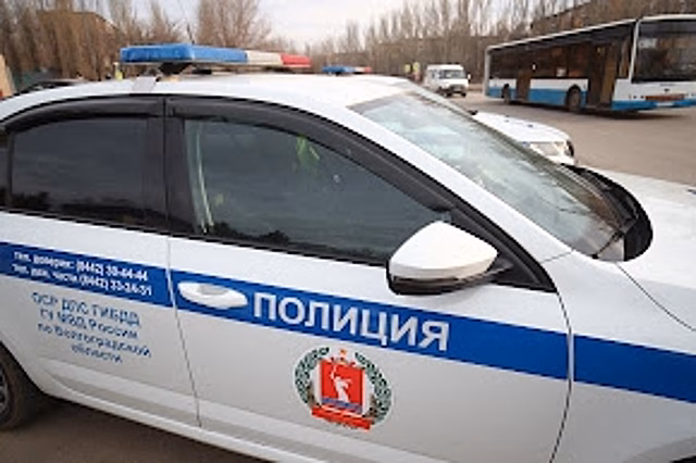 В Волгограде нетрезвый подросток без прав попал в ДТП с КамАЗом