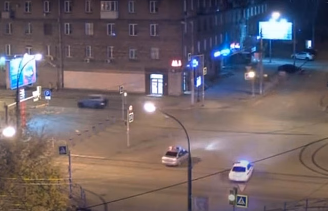 Полицейская погоня в центре Новосибирска попала на видео