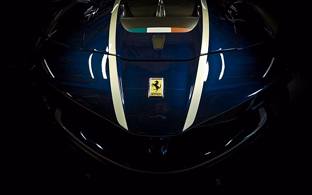 Названа дата премьеры первого электрокара Ferrari