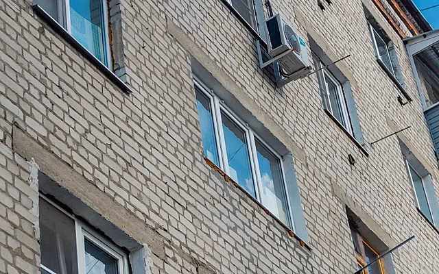 Упавшая с 10 этажа 54-летняя рязанка погибла