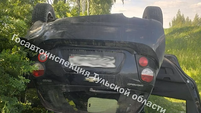 В Венёвском районе водитель без прав перевернул автомобиль