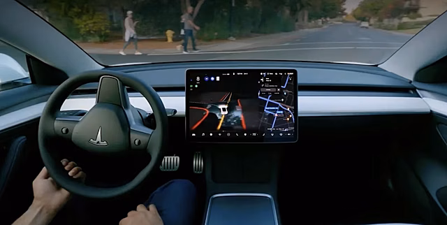 Tesla на автопилоте увернулась от жестокой аварии в США