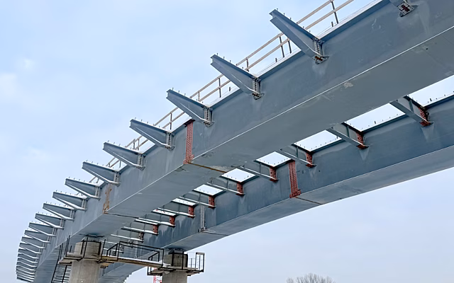 «Северсталь» поставила 780 тонн мостовых металлоконструкций для М-32