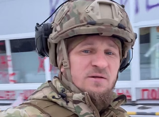 Террорист Алиев, пиарившийся осенью под Рэмбо в курской Судже, задержан пьяным за рулем в Киеве – погоня, наручники, попытка «порешать»