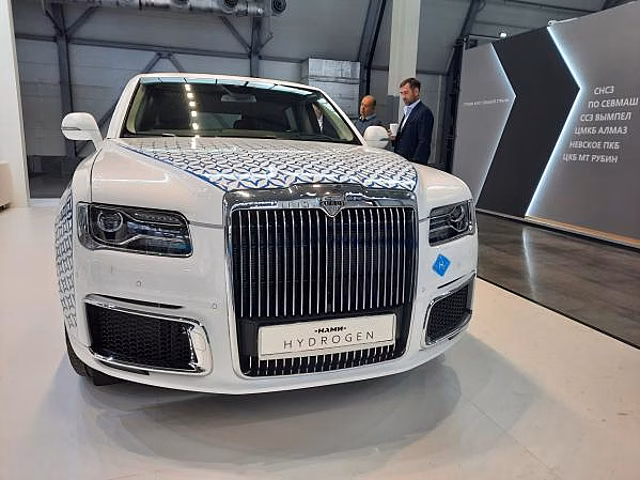 Создатели Aurus выразили готовность пересадить чиновников на российские авто