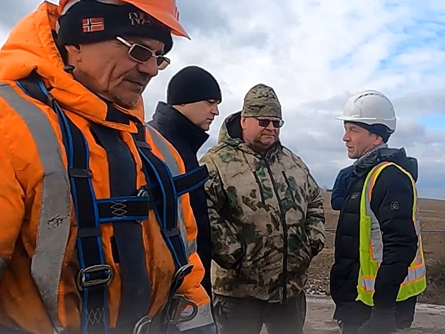 Олег Мельниченко в рамках визита в ДНР осмотрел ход восстановления моста через Калку