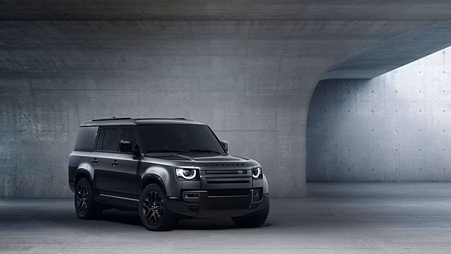 Линейку внедорожников Land Rover расширили двумя новыми версиями Defender