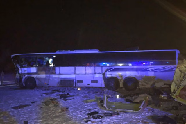 Три человека попали в реанимацию после ДТП с фурой и автобусом, следовавшим из Москвы в Дагестан