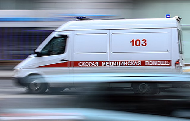 В Саратовской области в результате опрокидывания автомобиля скорой помощи погиб человек