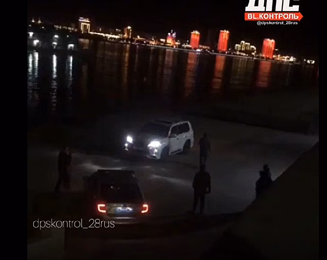 В Благовещенске водителю, прокатившемуся по нижнему ярусу набережной Амура, грозит штраф