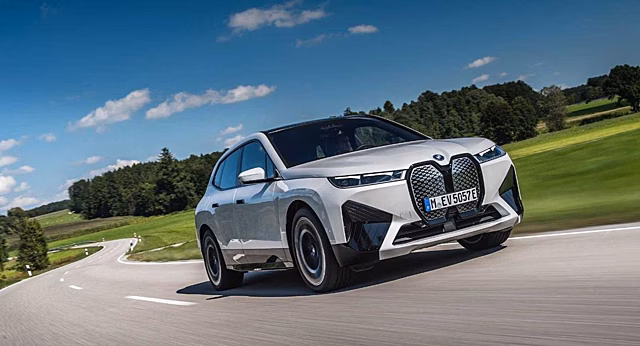 Генеральный директор BMW раскритиковал Tesla