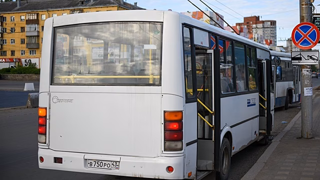 Из-за реконструкции теплотрассы несколько кировских автобусов изменят свои маршруты