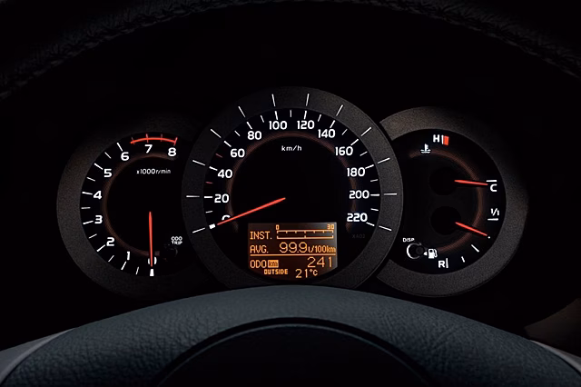 Toyota отзывает 100 тысяч RAV4 третьего поколения из-за проблем с подвеской
