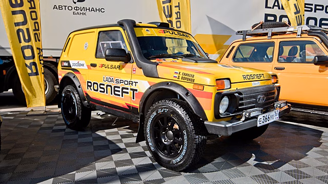 Глава АвтоВАЗа лично осмотрел новую 180-сильную Lada Niva