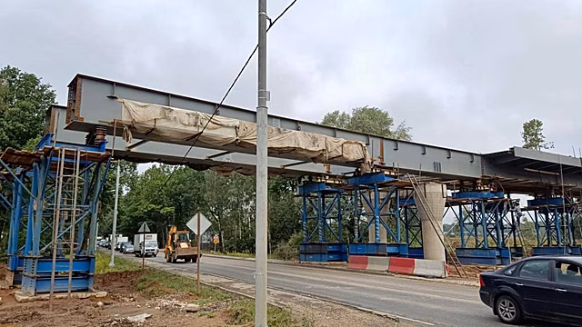 В Лобне завершили постройку пятидесятиметровой пролетной части эстакады