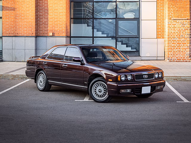 Gran Turismo не по канону: опыт владения Nissan Gloria IX