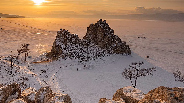 СМИ: Китаянка погибла в аварии на озере Байкал