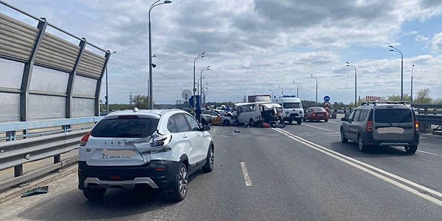 Семь человек пострадали в ДТП с участием трех автомобилей в Волгограде