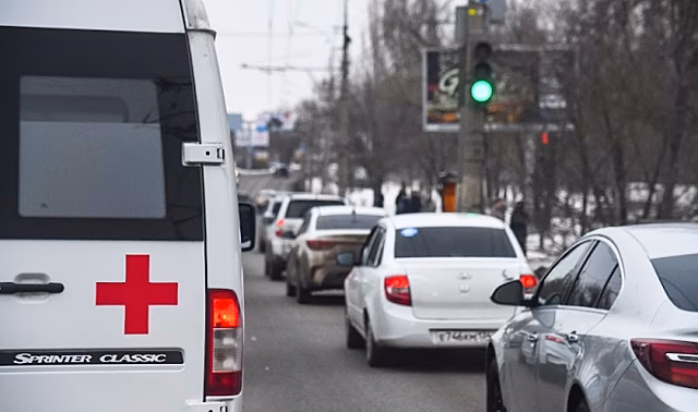 В Волгограде женщину доставили в больницу после падения в маршрутке