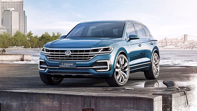 Новый VW Touareg тестируют на автобане