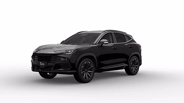 Названы 15 новинок апреля на российском авторынке