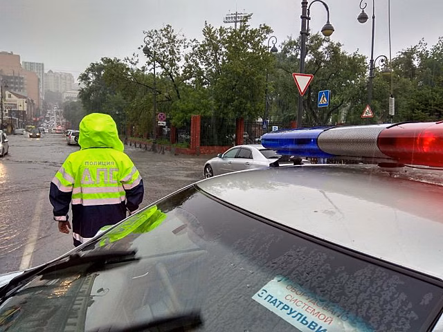 ГИБДД Владивостока выступила с обращением к горожанам