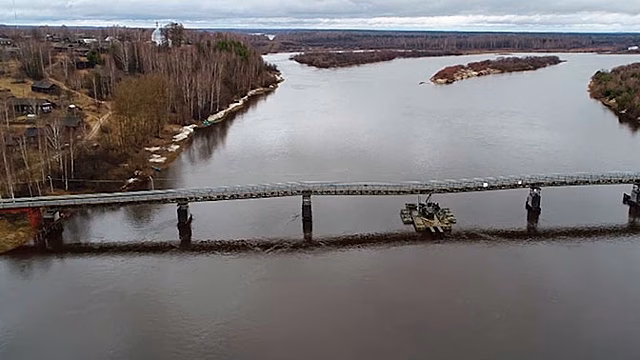Под Костромой военные восстановят опору моста, рухнувшего от ледохода