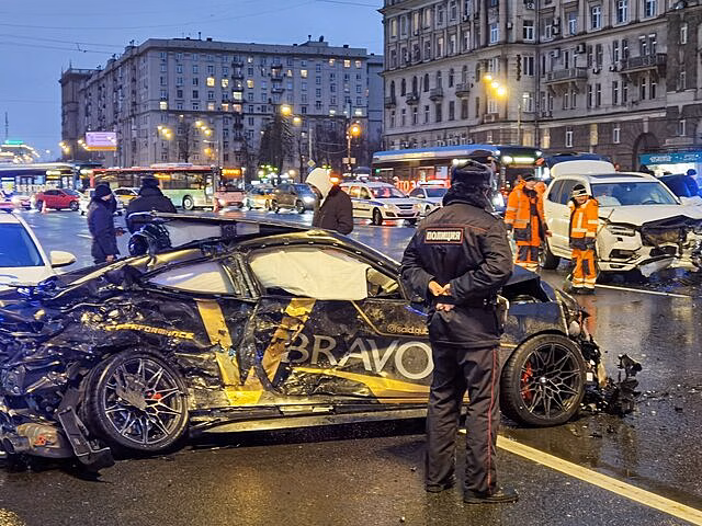 Число пострадавших в ДТП на Кутузовском проспекте увеличилось до двух