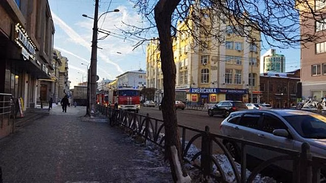 Екатеринбуржцев напугали пожарные машины в центре города
