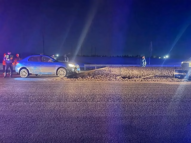 Водитель въехал в бетонную разделительную полосу в Можгинском районе
