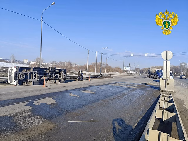 Прокуратура начала проверку по факту ДТП с участием маршрутки и бетономешалки в Пензе